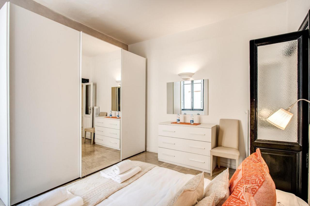 Colonna Suite - Rome Via Del Corso Big Apartment Extérieur photo